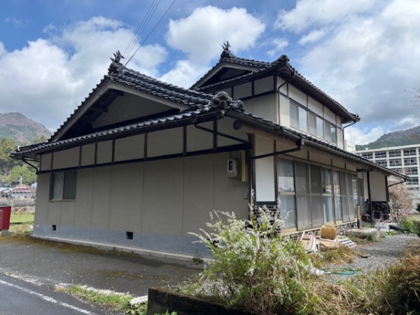 宍粟市千種町千草 中古一戸建外観写真