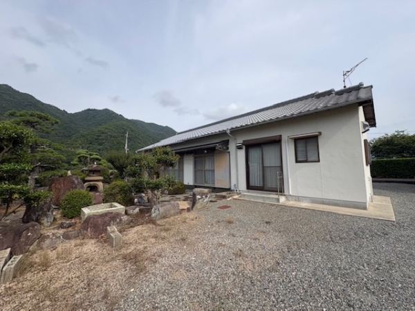 たつの市新宮町下野田中古戸建|(たつの市新宮町下野田)の中古一戸建外観写真