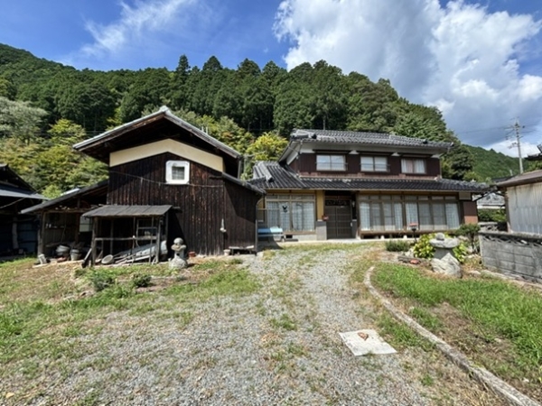 閏賀戸建|(宍粟市一宮町閏賀)の中古一戸建外観写真